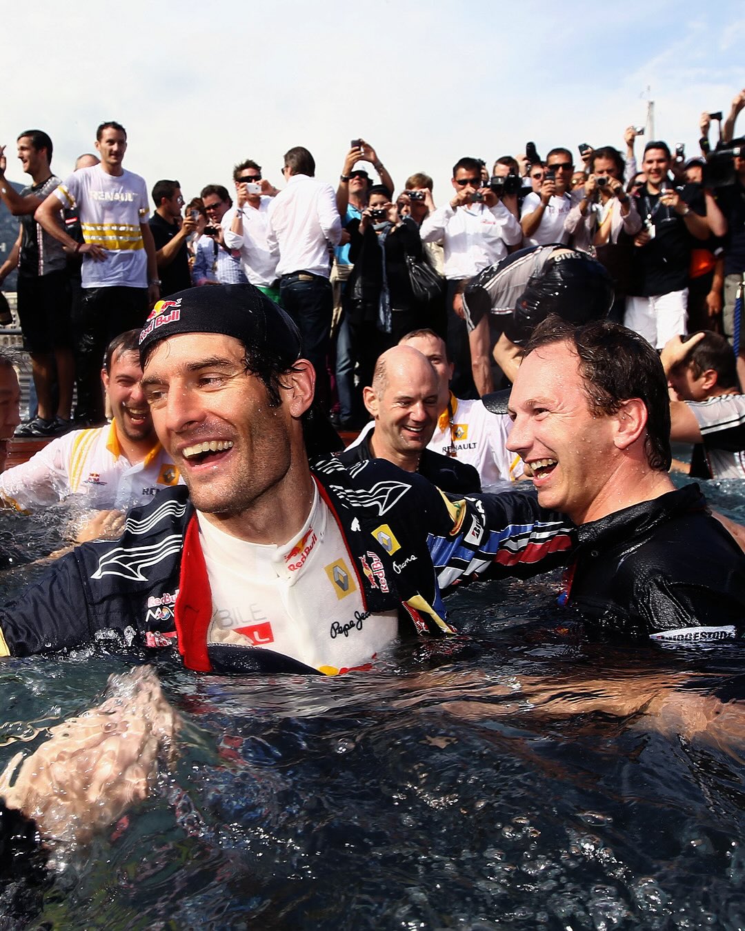 爱游戏-红牛车队碾压阿斯顿马丁，拉塞尔状态火热