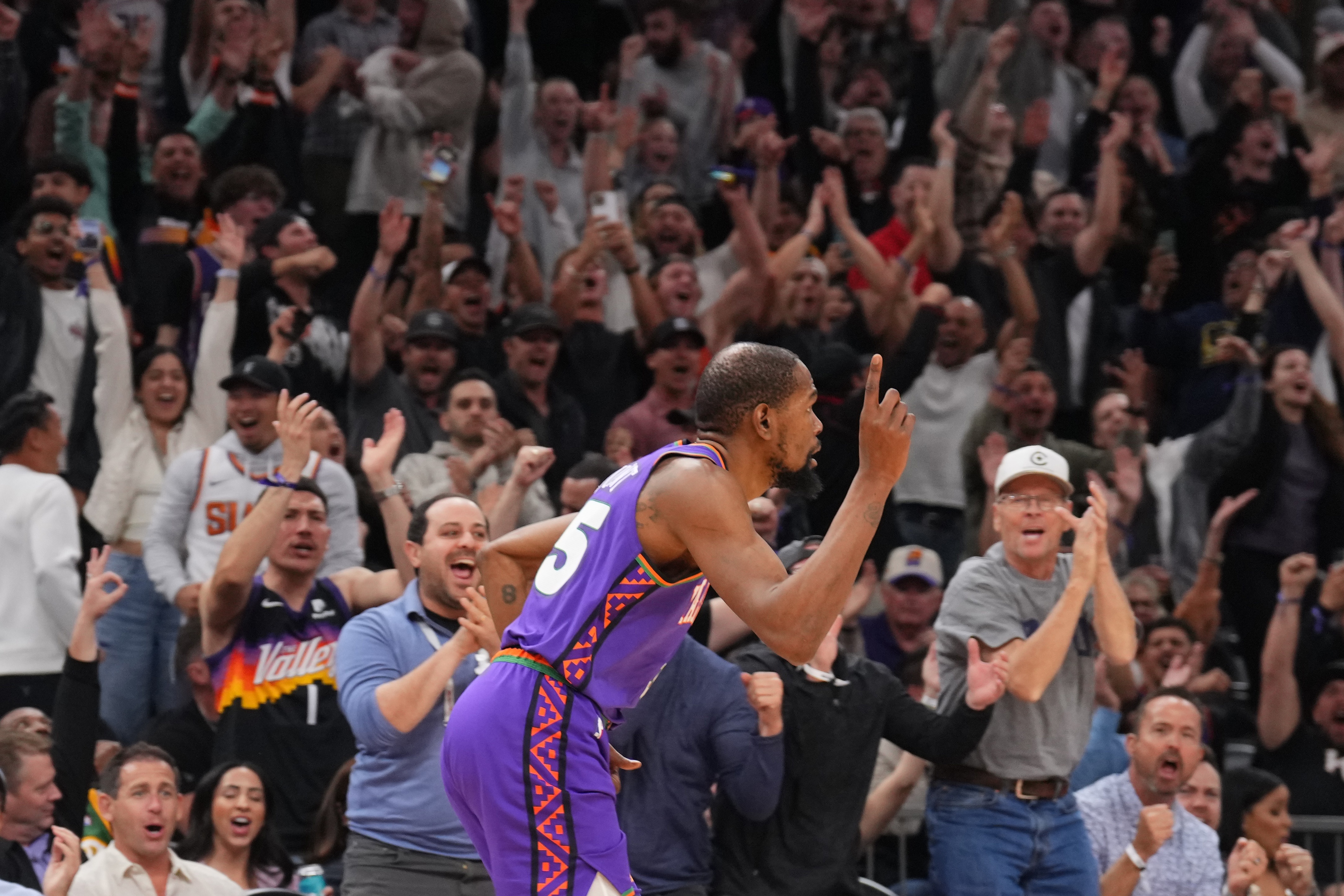 鹈鹕碾压勇士，杜兰特统治全场