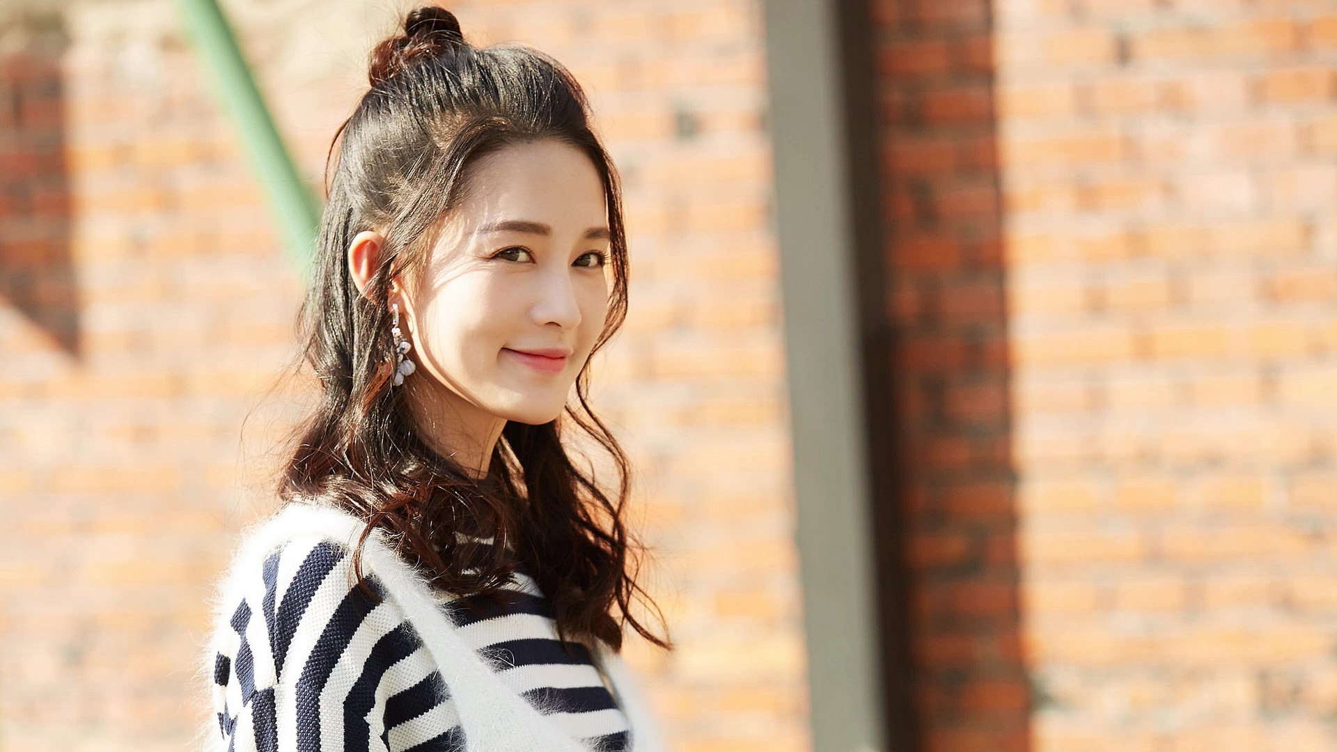 爱游戏APP-圣西罗的探戈，贝恩在喧嚣中编织寂静的统治