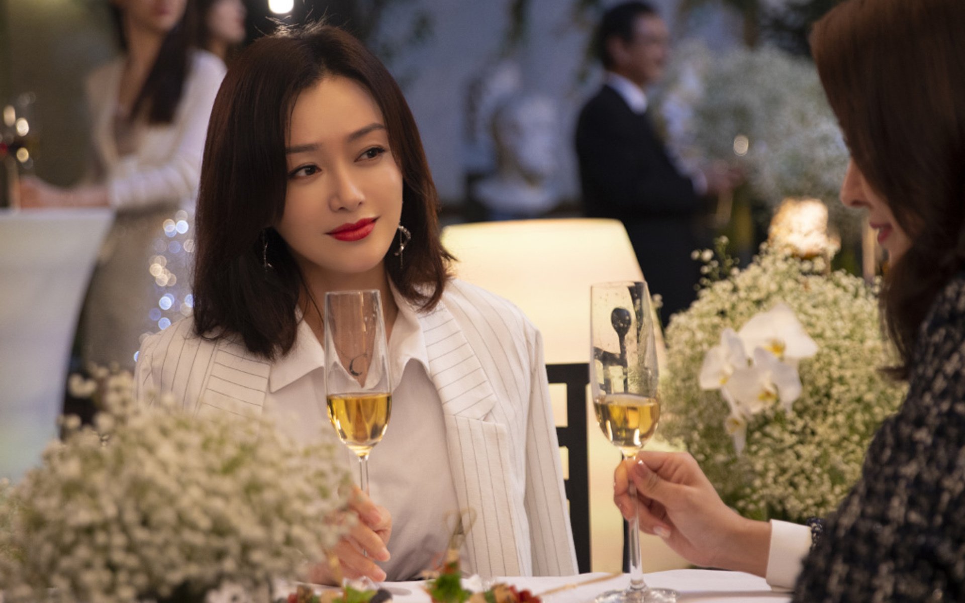 空间封锁的艺术，从英超高压逼抢到独行侠的防守矩阵