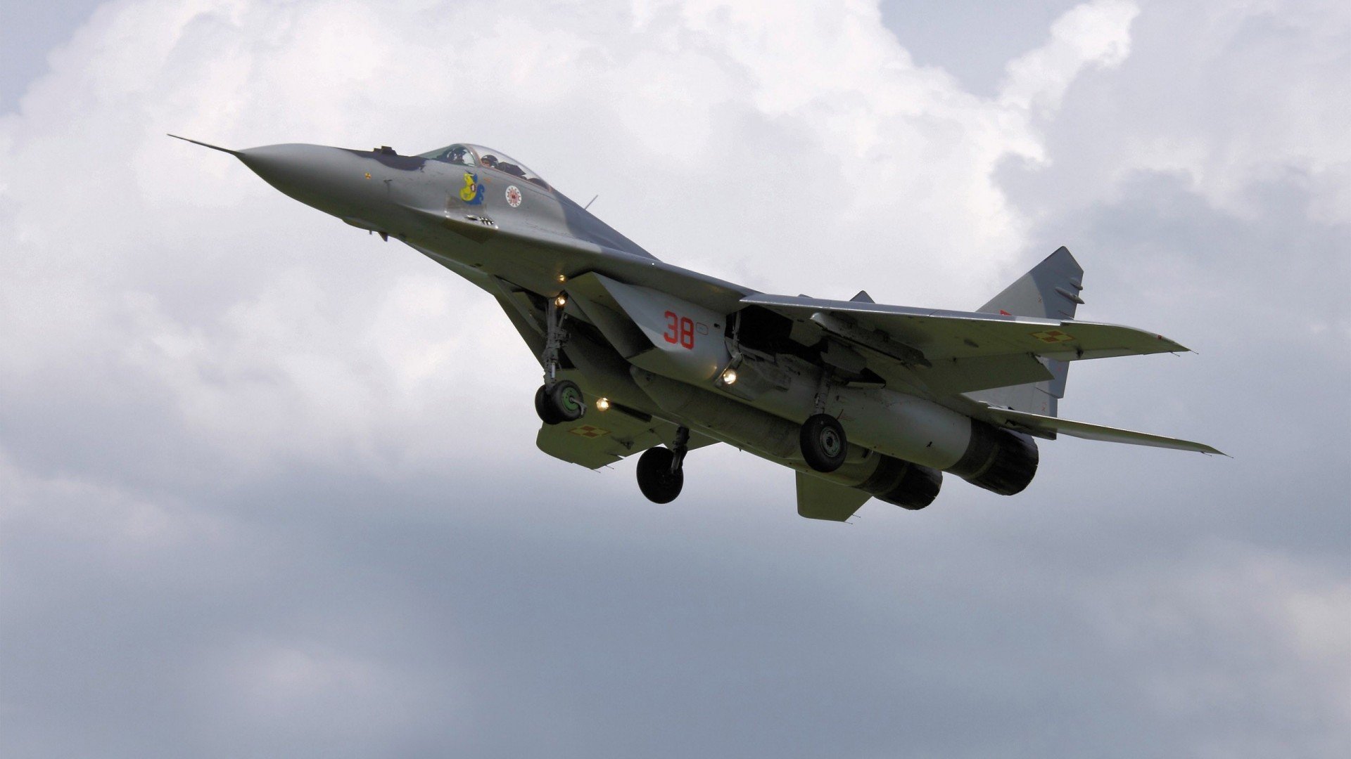 爱游戏入口-45分9助攻！乔治导演数据风暴，热火团队火力全面压制北京队